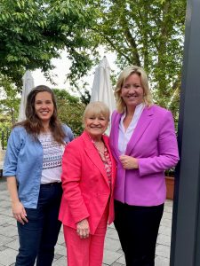 Isabell Rahms mit Margit Sponheimer und Ines Claus beim Event LaDies & Das im Favorite Parkhotel Mainz – starke Frauen aus Mainz treffen sich für Politik, Kultur und Austausch.